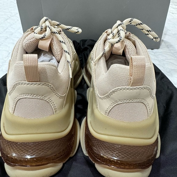 Balenciaga Beige Sneakers - Picture 7 of 10